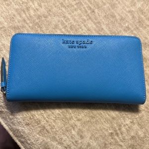 Kate Spade Wallet, gorgeous blue. In very good condition.